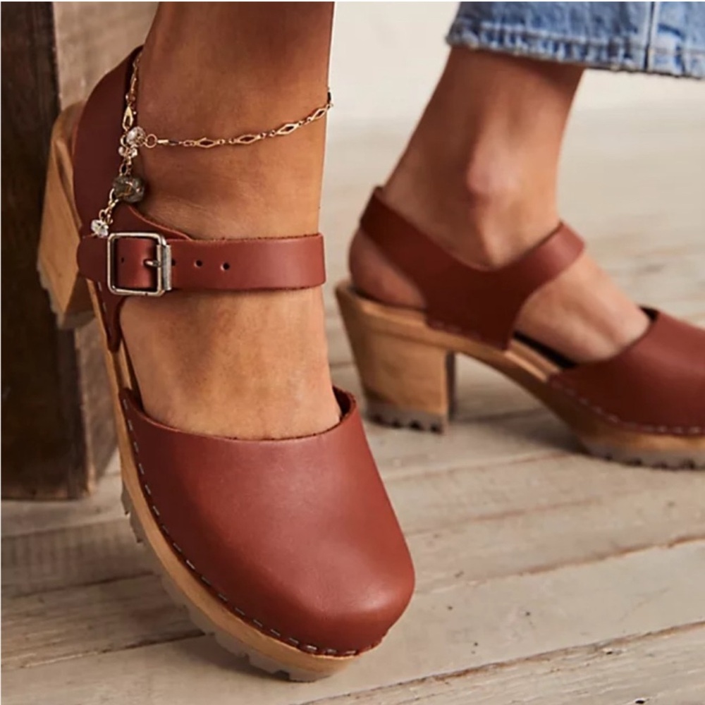 Marcia Platform Clog - Picture 9 of 9